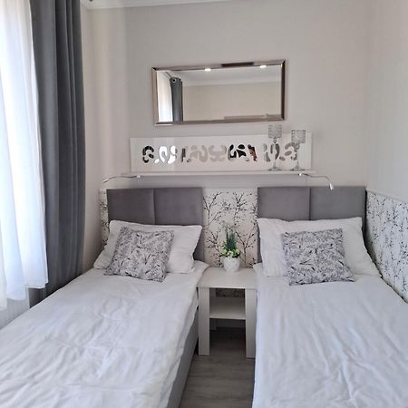 Pokoje Goscinne I Apartamenty Margaret Кудова-Здрой Екстериор снимка